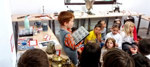 Read more about the article Cu istoria la gradi