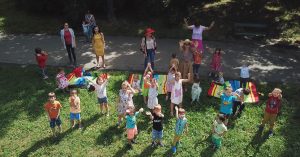 Read more about the article Septembrie vine