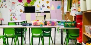 Read more about the article Cum ne ajutăm copiii să se adapteze la grădiniță. Și cum ne ajutăm pe noi, părinții